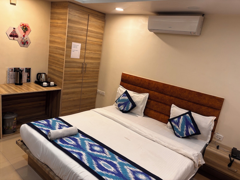 hotel gulabi nagri