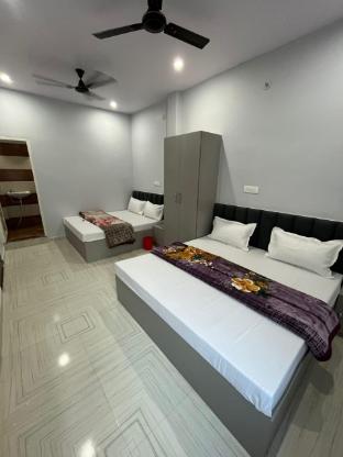 shivashram guest house