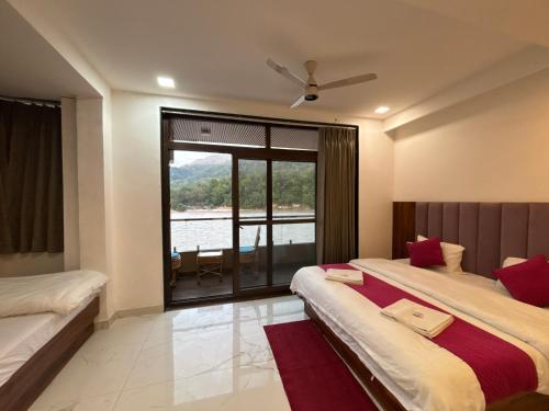 maayaa inn by ganges