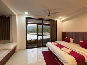 maayaa inn by ganges
