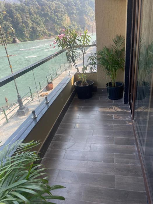 maayaa inn by ganges