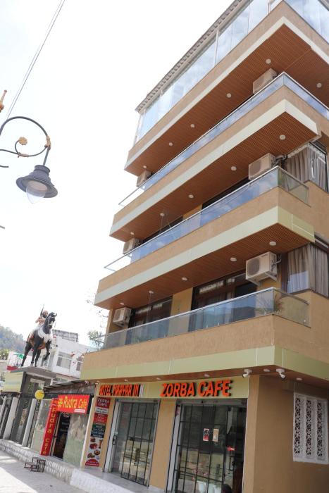 maayaa inn by ganges