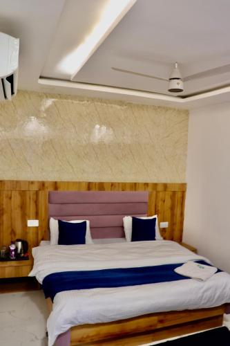 maayaa inn by ganges