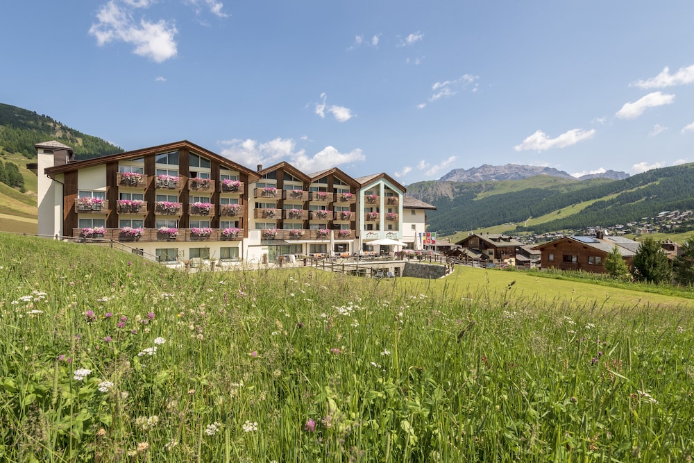 hotel lac salin spa and mountain resort