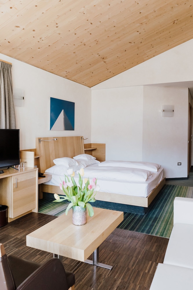 hotel lac salin spa and mountain resort