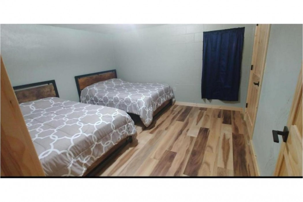 oyo crossroads inn