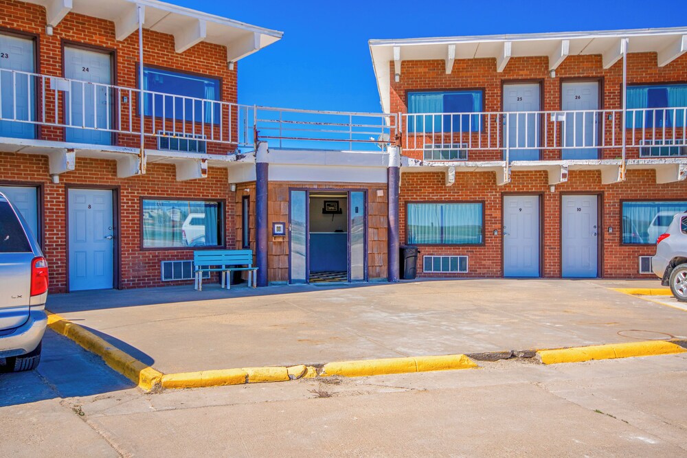 oyo crossroads inn