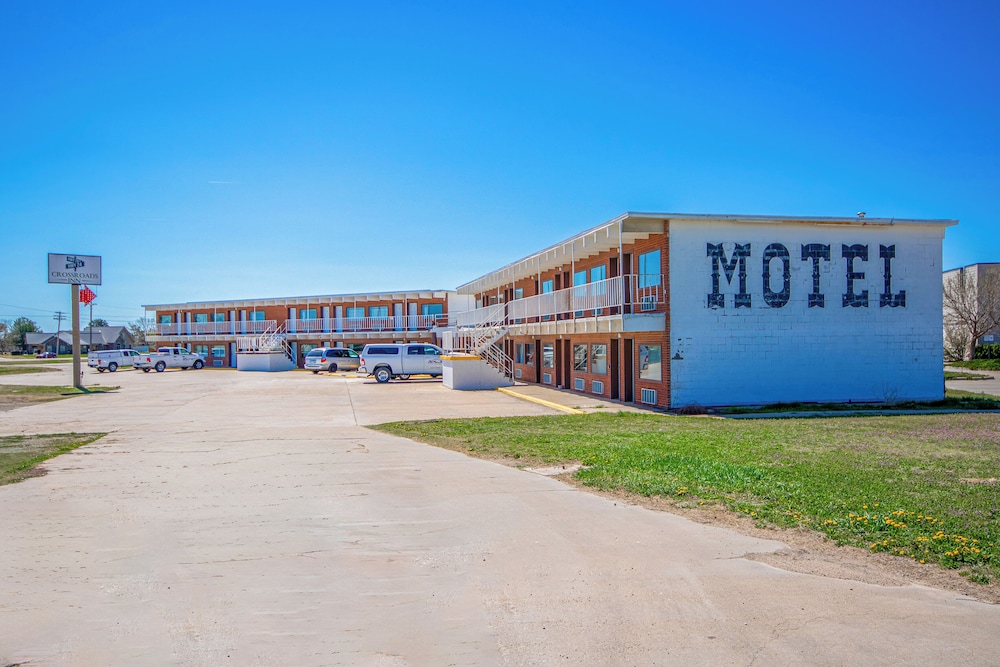 oyo crossroads inn
