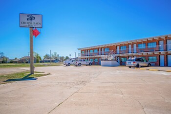 oyo crossroads inn