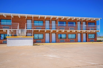 oyo crossroads inn