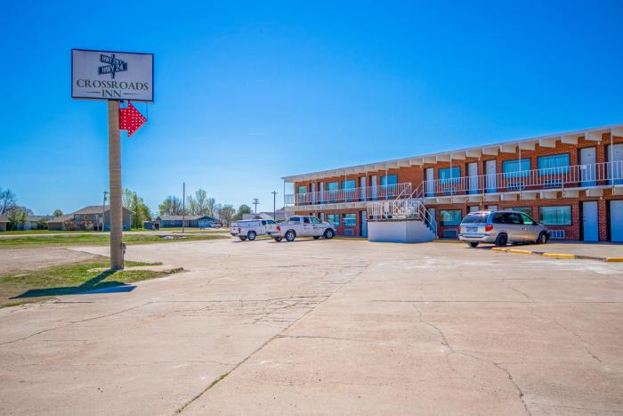 oyo crossroads inn