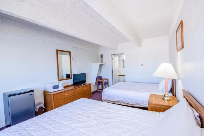 oyo crossroads inn