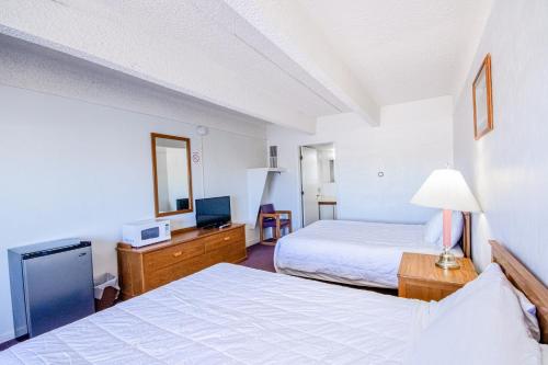 oyo crossroads inn
