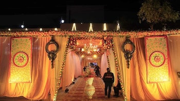 hotel hare krishna vrindavan