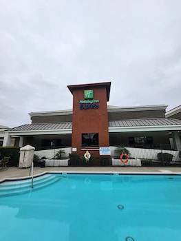holiday inn express lompoc by ihg