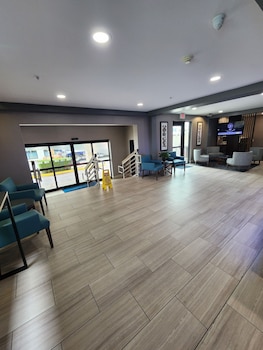 Holiday Inn Express Lompoc By Ihg,Lompoc Airport>>Lompoc,3 star
