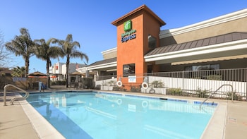 Holiday Inn Express Lompoc By Ihg,Lompoc Airport>>Lompoc,3 star