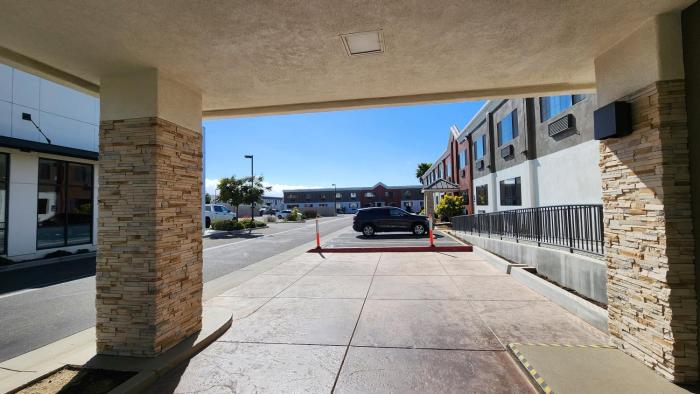 holiday inn express lompoc by ihg