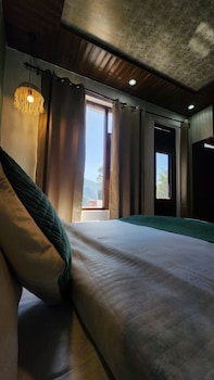 hotel mahadev