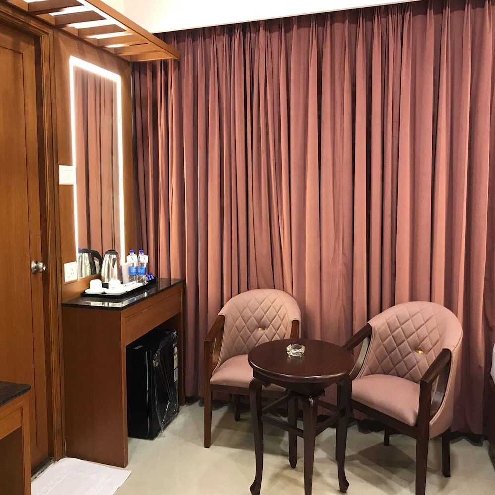 embassy park near us consulate