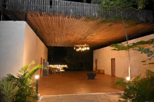 Rustic Vogue,,3 star