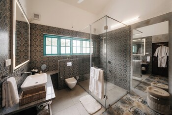 ama stays and trails assa 360 goa