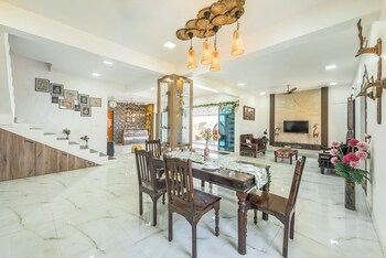 cosmicstays the sundowner