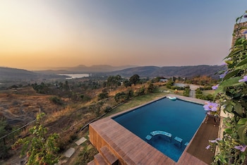 cosmicstays the sundowner