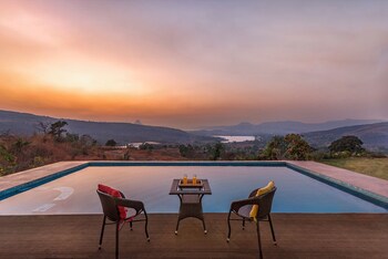 cosmicstays the sundowner