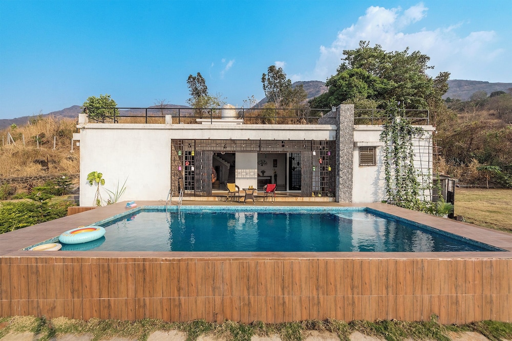 cosmicstays the sundowner