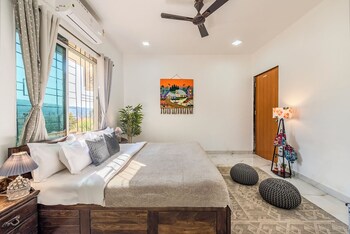 cosmicstays the sundowner