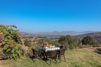 cosmicstays the sundowner