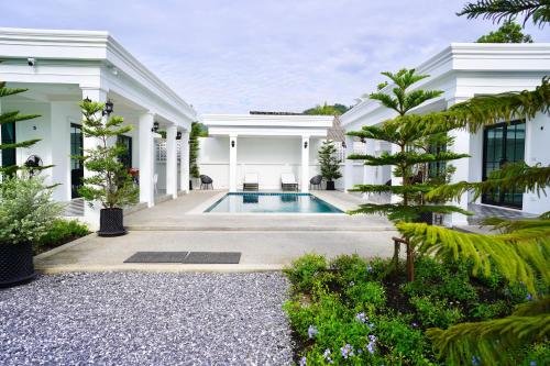 tarn villa krabi