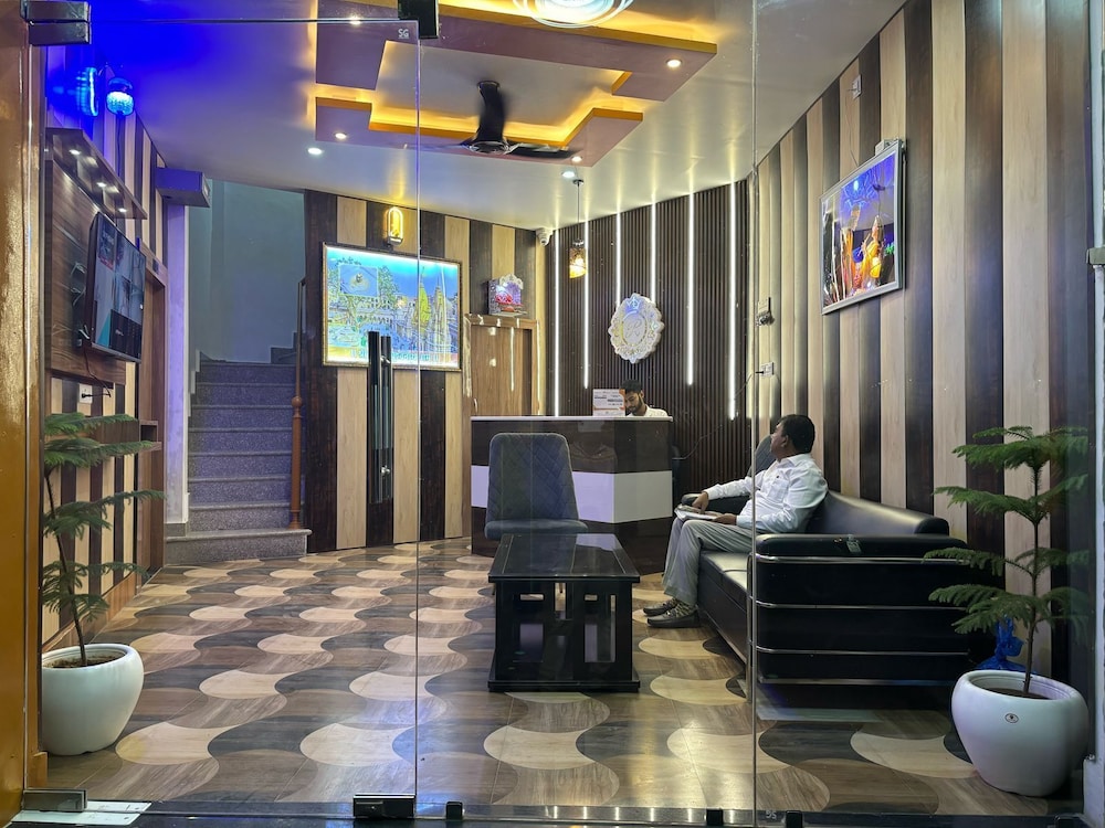 atithi palace luxury guest house