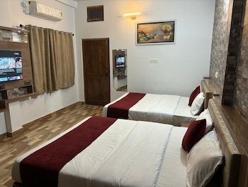 atithi palace luxury guest house