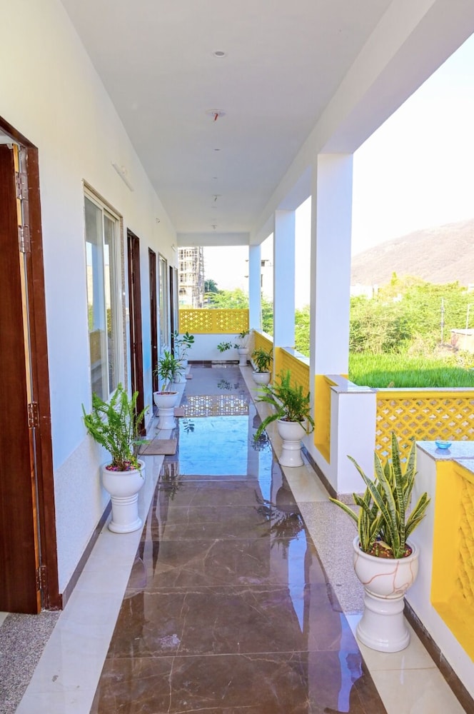 hari om tatsat retreat pushkar