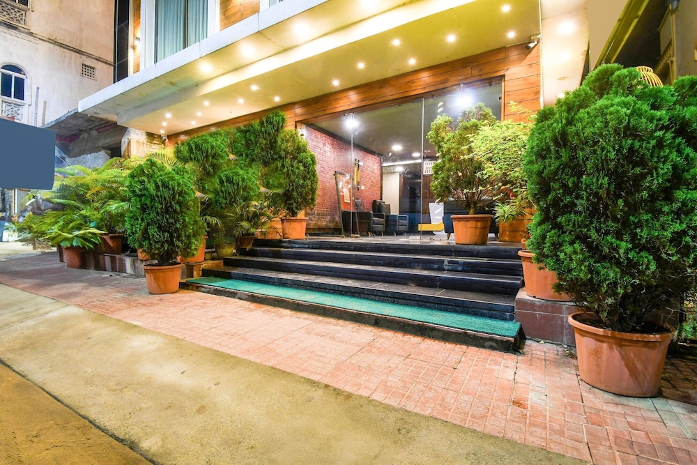 premium stays near marine drive puri