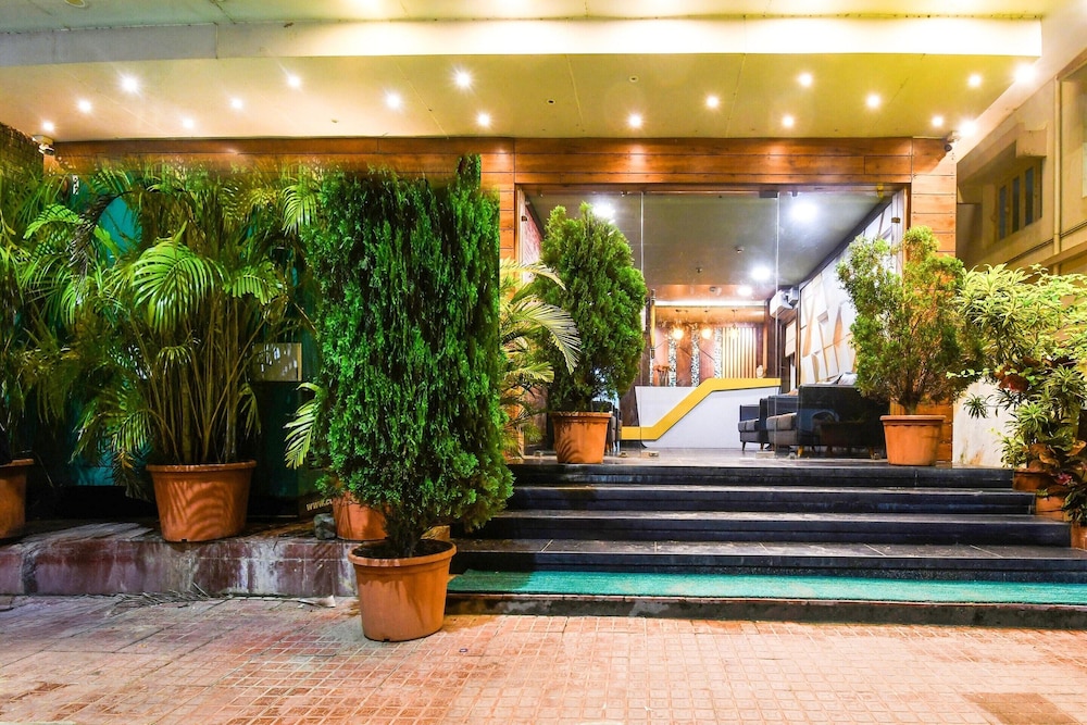 premium stays near marine drive puri