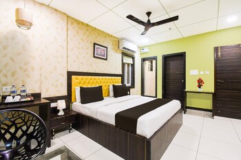 premium stays near marine drive puri