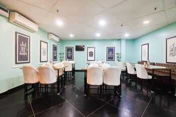 premium stays near marine drive puri