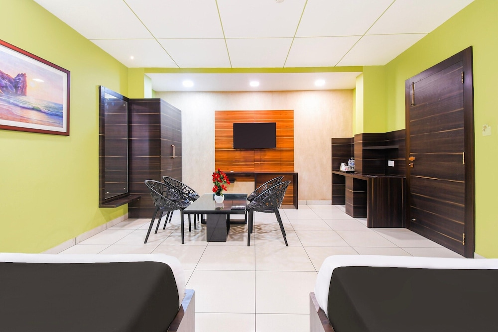 premium stays near marine drive puri