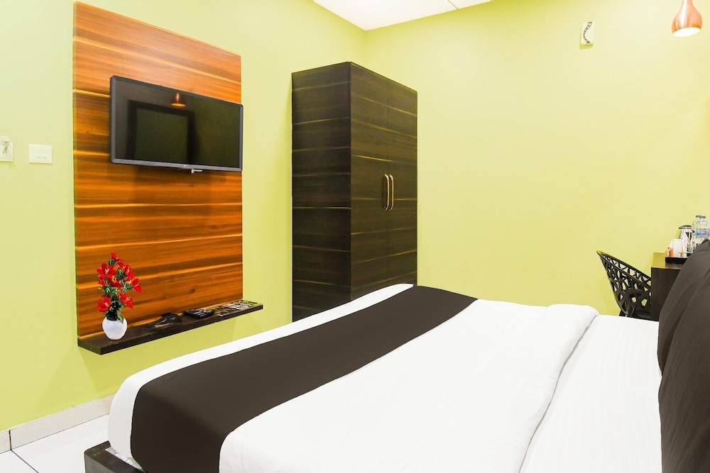 premium stays near marine drive puri