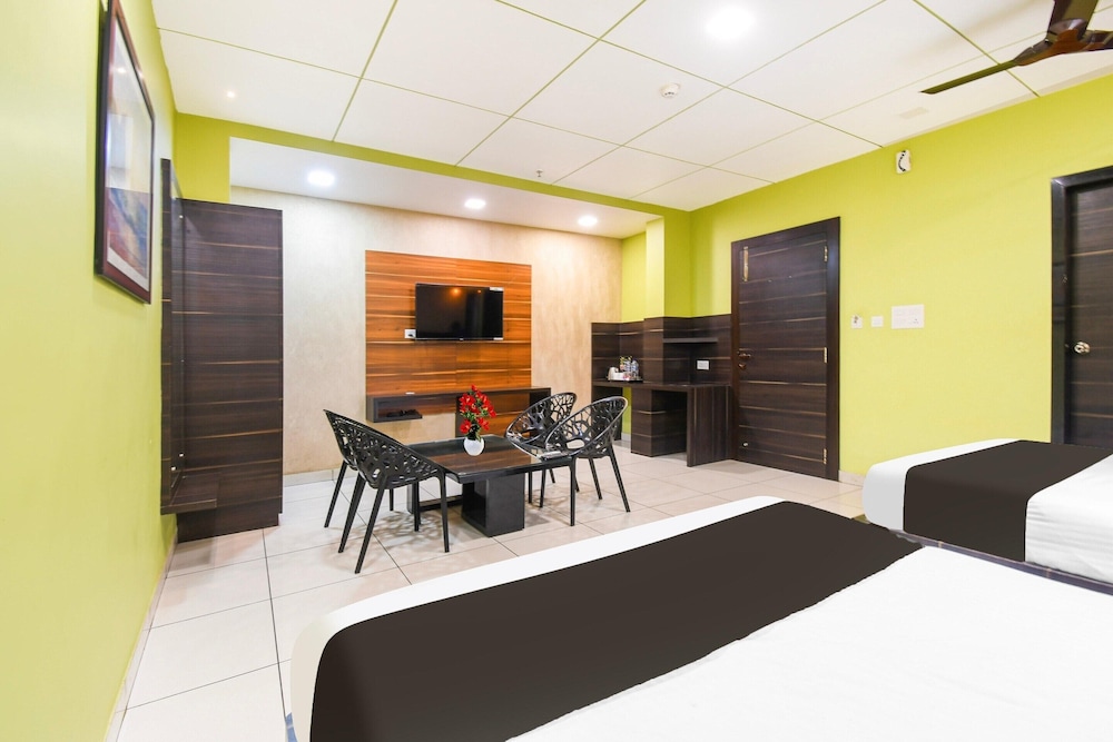 premium stays near marine drive puri