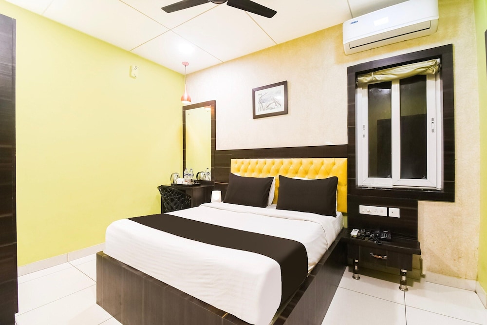 premium stays near marine drive puri