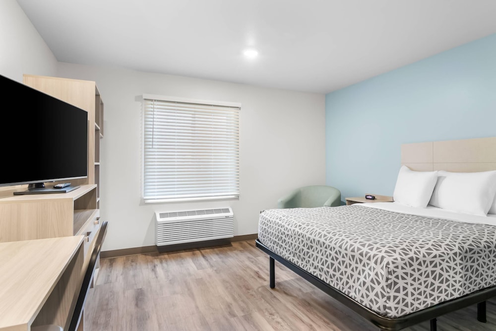 woodspring suites elkhart