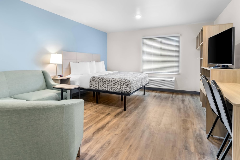woodspring suites elkhart