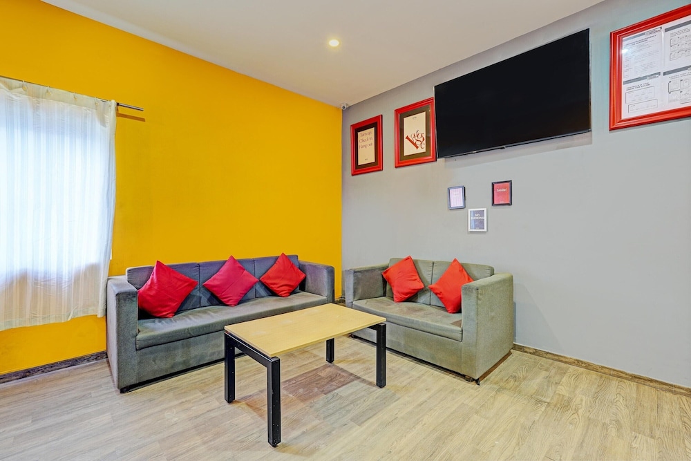 spacious comfort stays at ramamurthy nagar