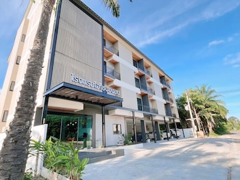 Ozone Hotel Khhanom,,2 star