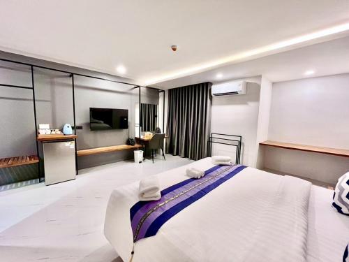 ozone hotel khhanom