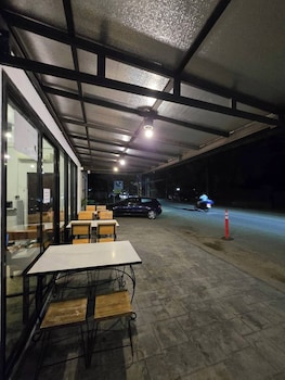 jonah hotel